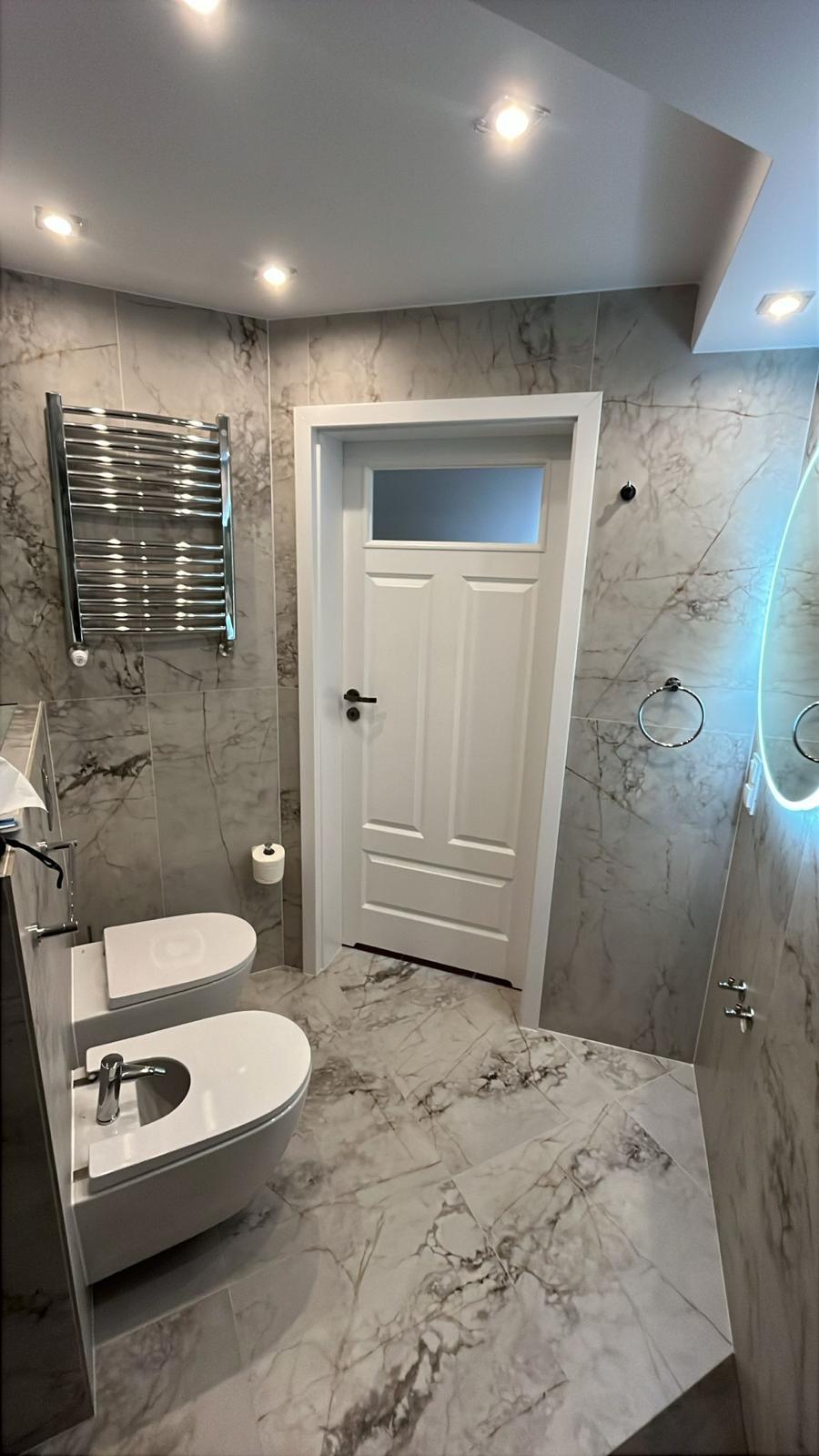 Full grey marble bathroom